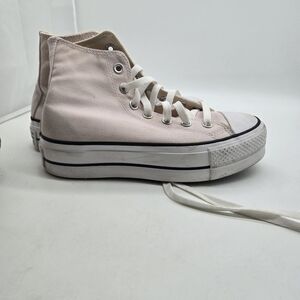 Chuck Taylor Platform Converse Size 6 B11